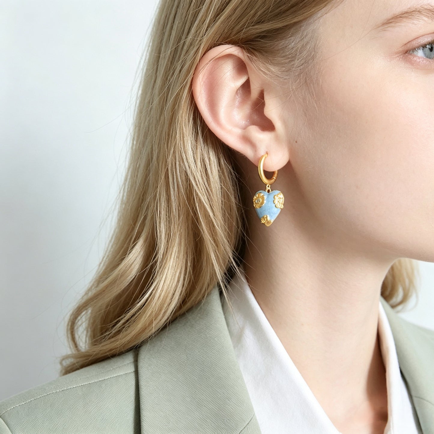Cornflower Blue Heart & Daisy Hoop Earrings — Retro Summer Statement Jewelry 🏵️